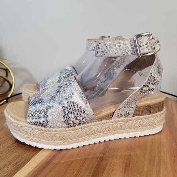 Soda Snake Print Espadrilles Sandals Wedges Size 7 - Picture 9 of 14
